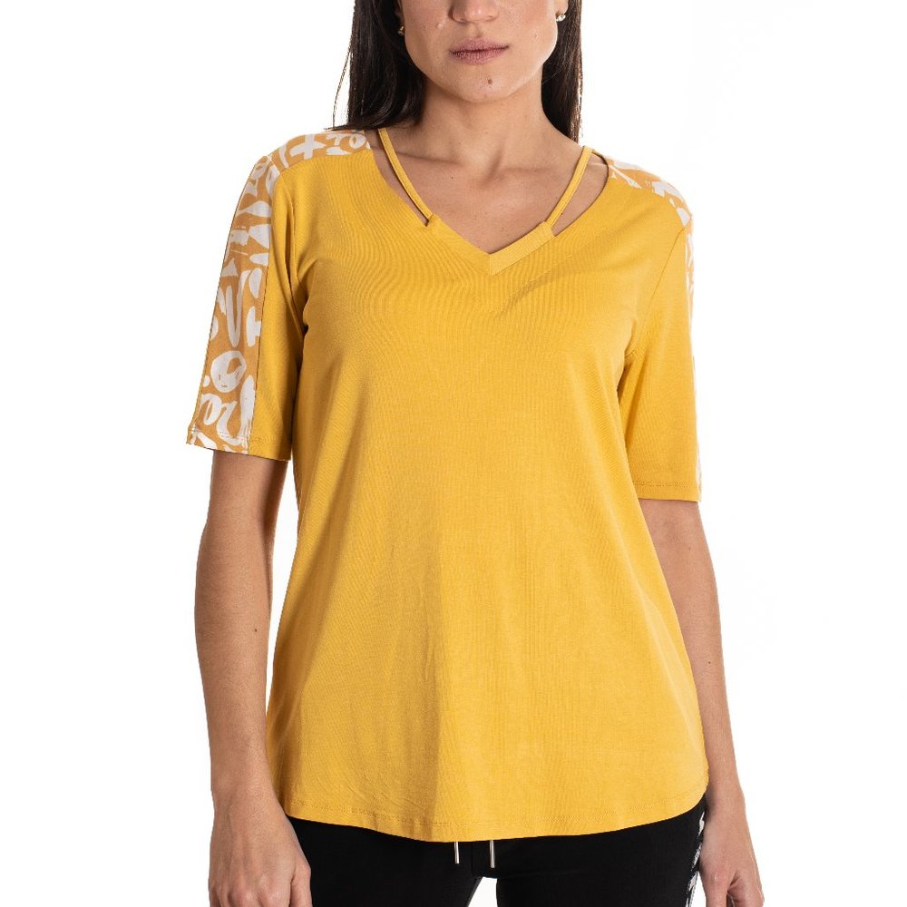 VECCELI Italy Women's Milano Fabulous Luxe Neck Novelty Detail Top Fashion Tee